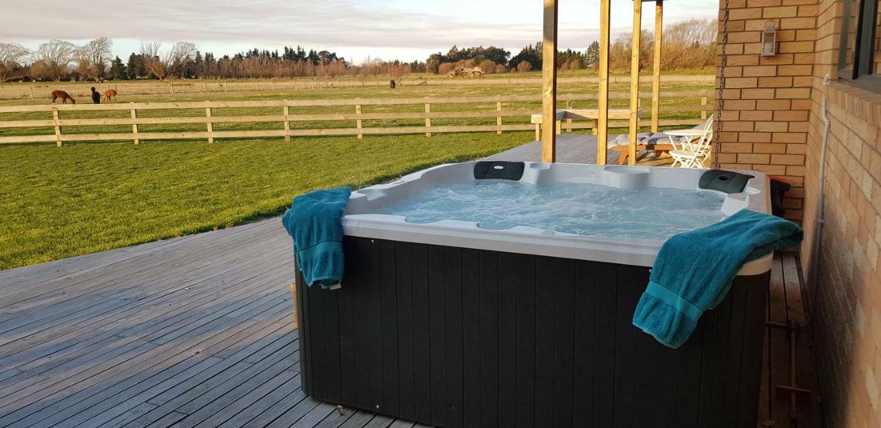 Bentleys Country Stay Hawarden ภายนอก รูปภาพ